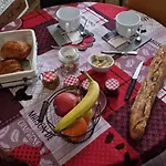Nocleg ze śniadaniem Maison De *