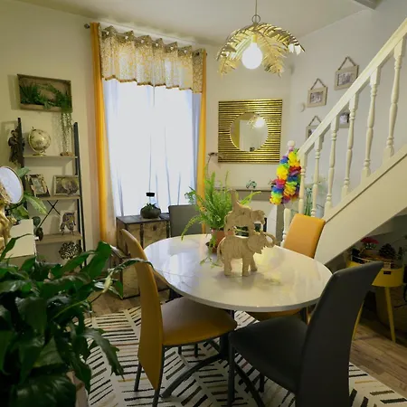 Maison De Bed & Breakfast *