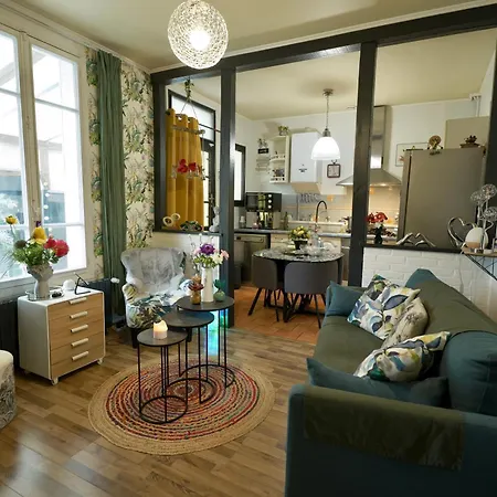 Maison De Bed & Breakfast *